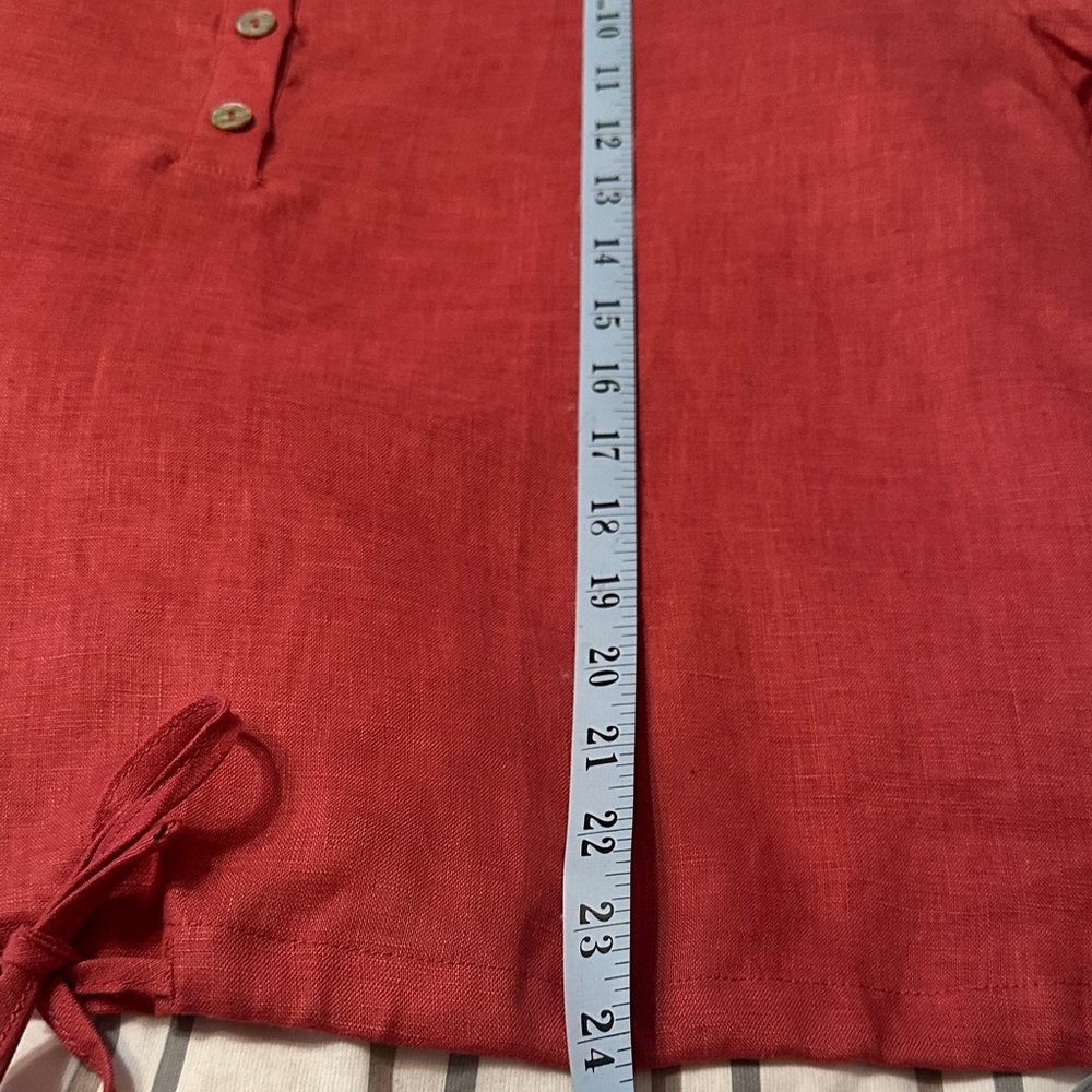 Chic Red Button-Up Blouse - Picture 9 of 11